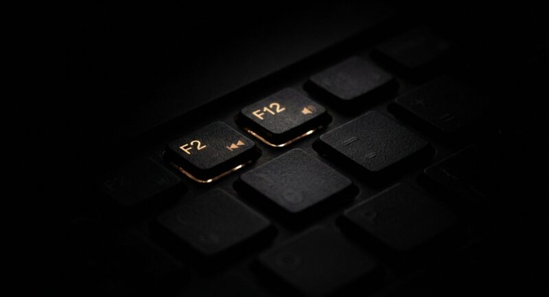 NECパソコンのブートメニュー起動キーとしてよく使われるF2キーとF12キー